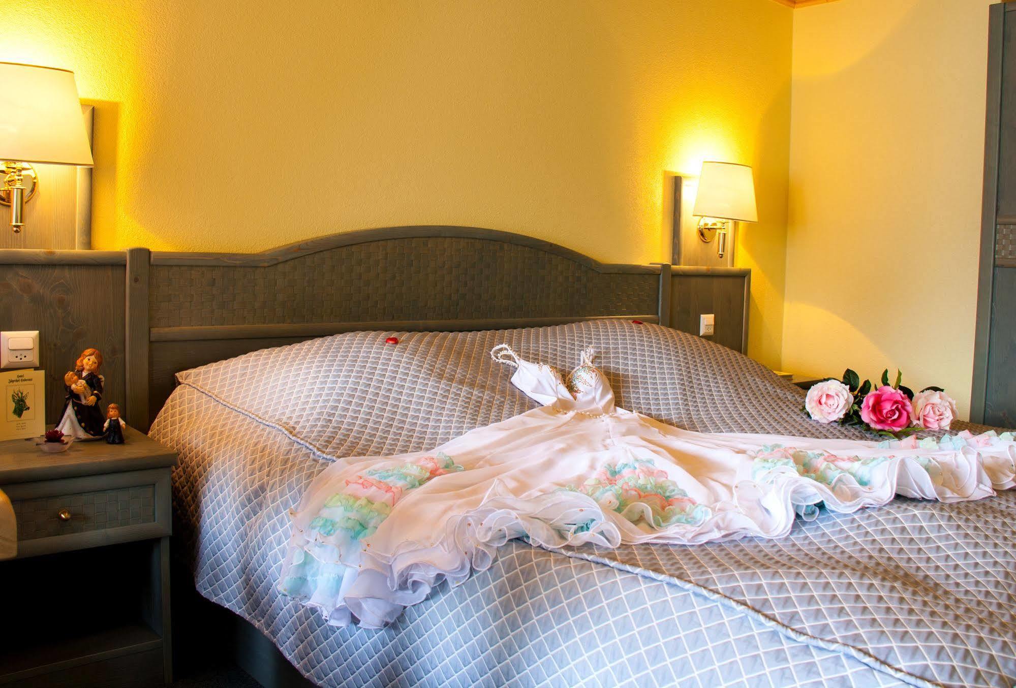 Seehotel Boutique Jaegerhof-Hubertus Faulensee Dış mekan fotoğraf